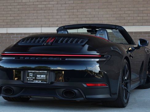 Used 2026 Porsche 911 Carrera T RWD image 15