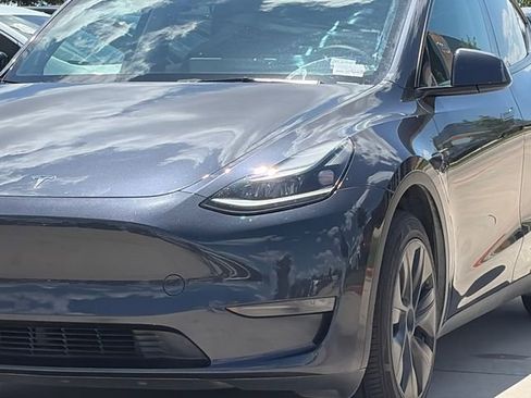 Used 2024 Tesla Model Y Long Range AWD/4WD image 4
