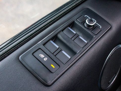 Used 2016 Land Rover Range Rover Sport HSE image 9