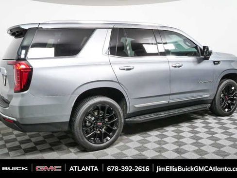 Used 2024 GMC Yukon SLT w/ SLT Luxury Package AWD/4WD image 2