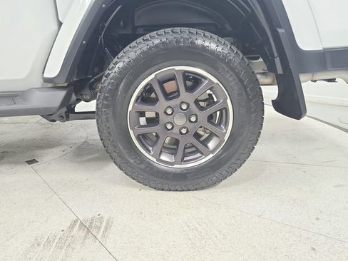Used 2022 Jeep Gladiator Overland w/ Popular Equipment Package AWD/4WD image 43