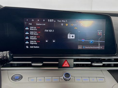 Used 2025 Hyundai Elantra Limited FWD image 21