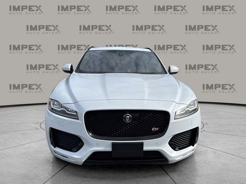Used 2018 Jaguar F-PACE S image 8