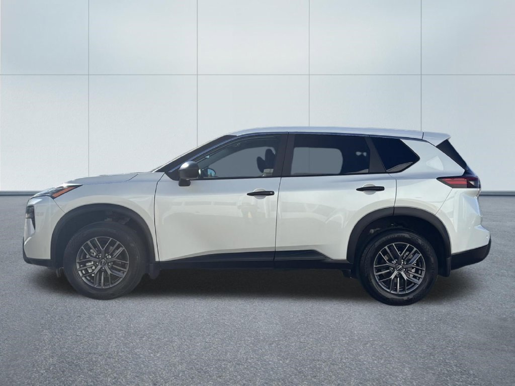 Used 2025 Nissan Rogue S AWD/4WD image 4