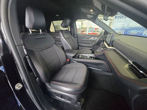 Used 2025 Ford Explorer ST-Line image 27