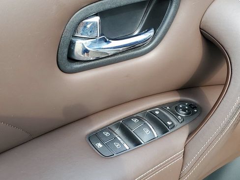 Used 2017 INFINITI QX80 Limited w/ All Season Package AWD/4WD image 23
