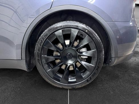 Used 2022 Tesla Model Y Long Range AWD/4WD image 31