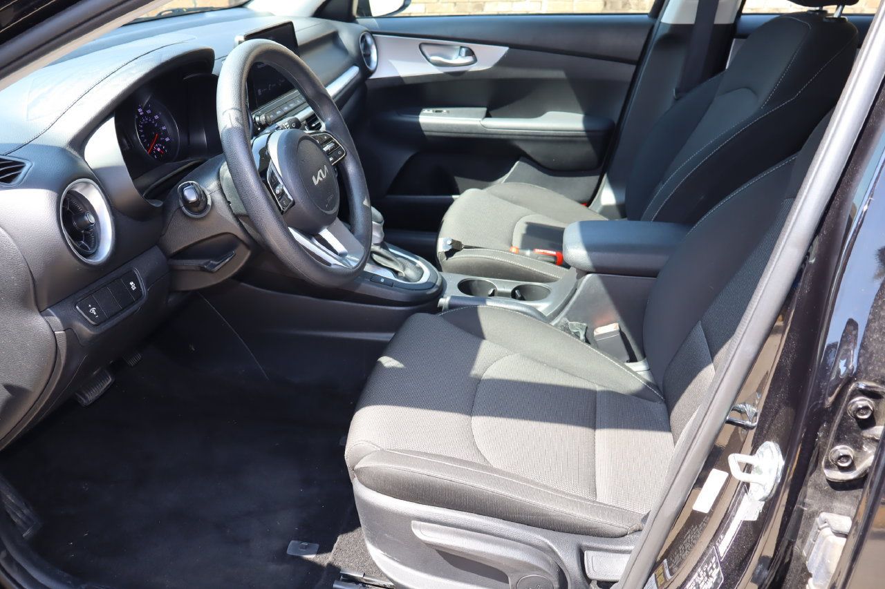 Used 2022 Kia Forte LXS FWD image 14