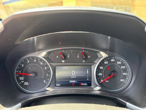 Used 2022 Chevrolet Equinox LT FWD image 2