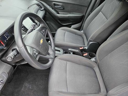 Used 2017 Chevrolet Trax LT w/ Driver Confidence Package image 13