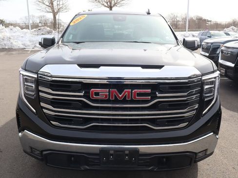 Used 2025 GMC Sierra 1500 SLT image 3