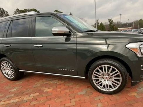 Used 2022 Ford Expedition Platinum image 3