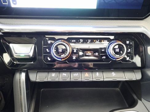 Used 2024 GMC Sierra 2500 Denali w/ Denali Reserve Package image 18