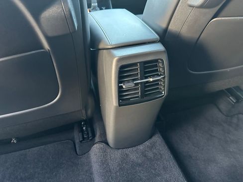 Used 2023 Kia Niro SX Touring image 32