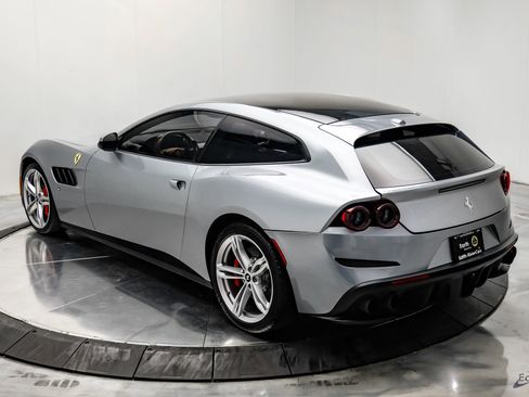 Used 2018 Ferrari GTC4Lusso AWD/4WD image 14