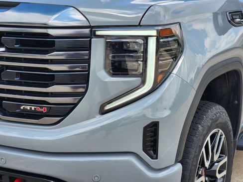 Used 2024 GMC Sierra 1500 AT4 w/ Technology Package AWD/4WD image 10