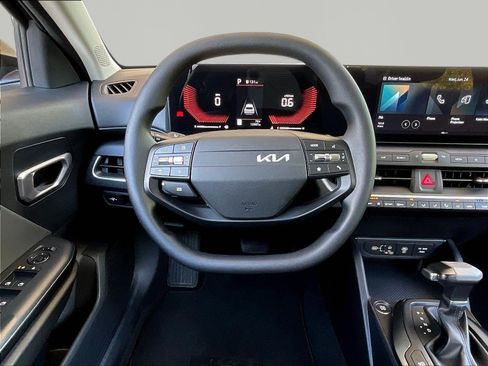 Used 2025 Kia K4 FWD image 8