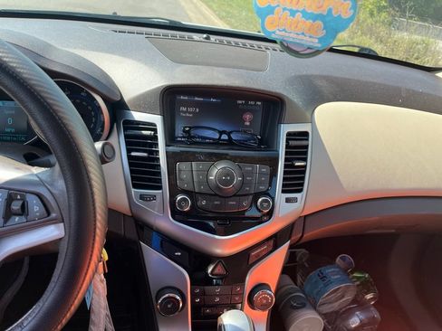 Used 2016 Chevrolet Cruze LT FWD image 8