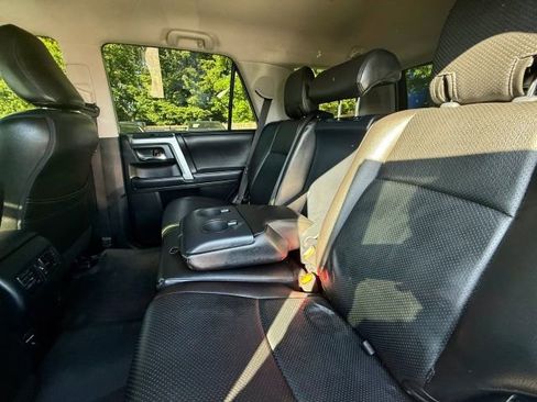 Used 2019 Toyota 4Runner SR5 AWD/4WD image 21