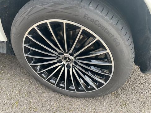 Used 2024 Mercedes-Benz GLC 300 4MATIC image 15