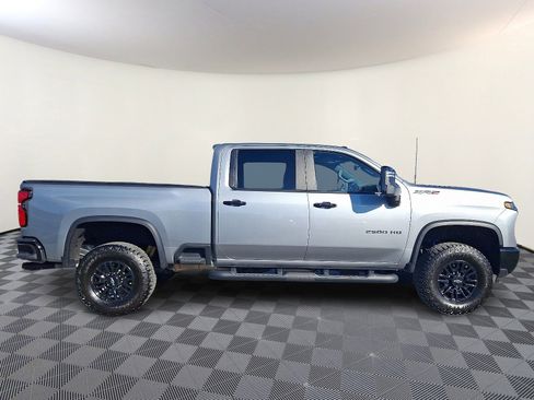 Used 2025 Chevrolet Silverado 2500 ZR2 w/ Technology Package image 7