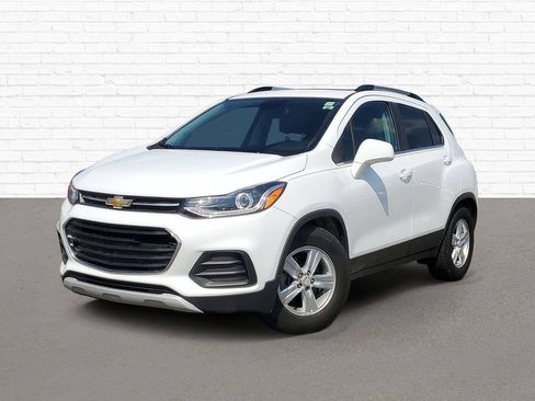 Used 2018 Chevrolet Trax LT FWD image 1