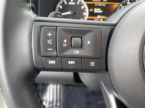 Certified 2025 Nissan Pathfinder SV image 29