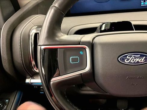 Used 2025 Ford Expedition Max Platinum w/ Driver's Package AWD/4WD image 28