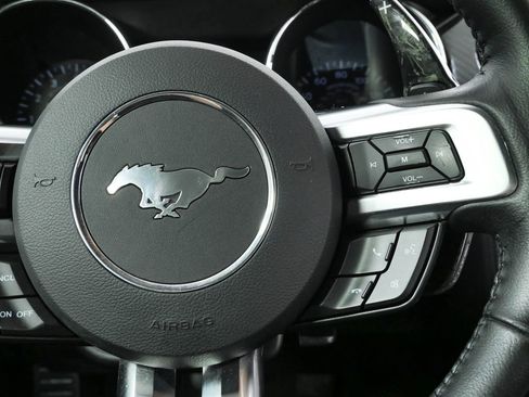 Used 2016 Ford Mustang Coupe RWD image 12