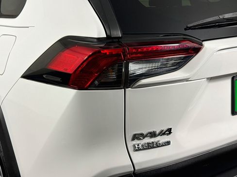 Used 2021 Toyota RAV4 LE FWD image 35