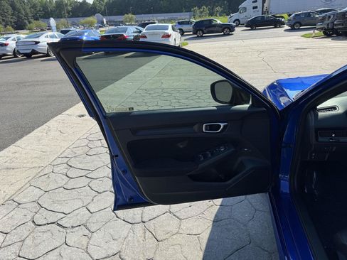 Used 2023 Honda Civic Sport image 5