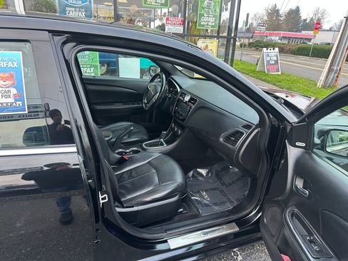 Used 2011 Chrysler 200 Limited image 13