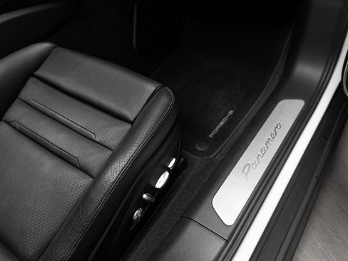 Certified 2020 Porsche Panamera image 36