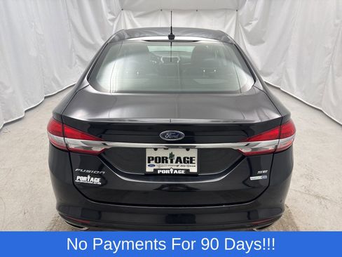 Used 2018 Ford Fusion SE w/ Fusion SE Technology Package image 3