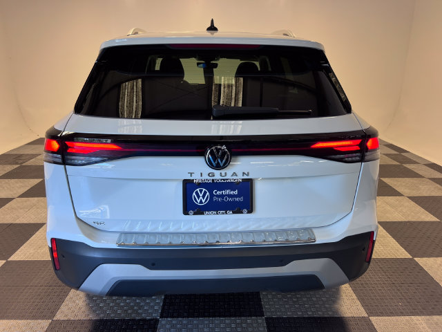 Certified 2026 Volkswagen Tiguan SE FWD image 4