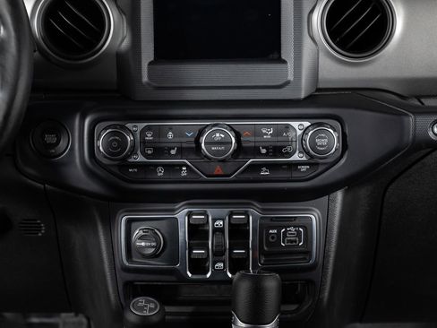 Used 2023 Jeep Wrangler Willys image 35