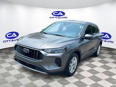 Used 2023 Ford Escape Active w/ Tech Pack #2 FWD image 10