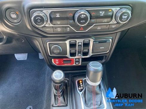 Used 2021 Jeep Gladiator Rubicon AWD/4WD image 38