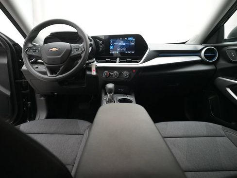 Used 2024 Chevrolet Trax LS FWD image 5