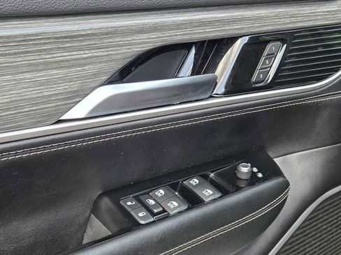 Used 2024 Jeep Wagoneer L Series II image 24