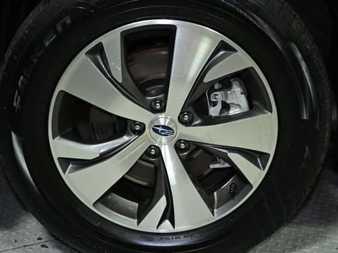 Used 2024 Subaru Ascent Premium w/ Convenience Package image 19