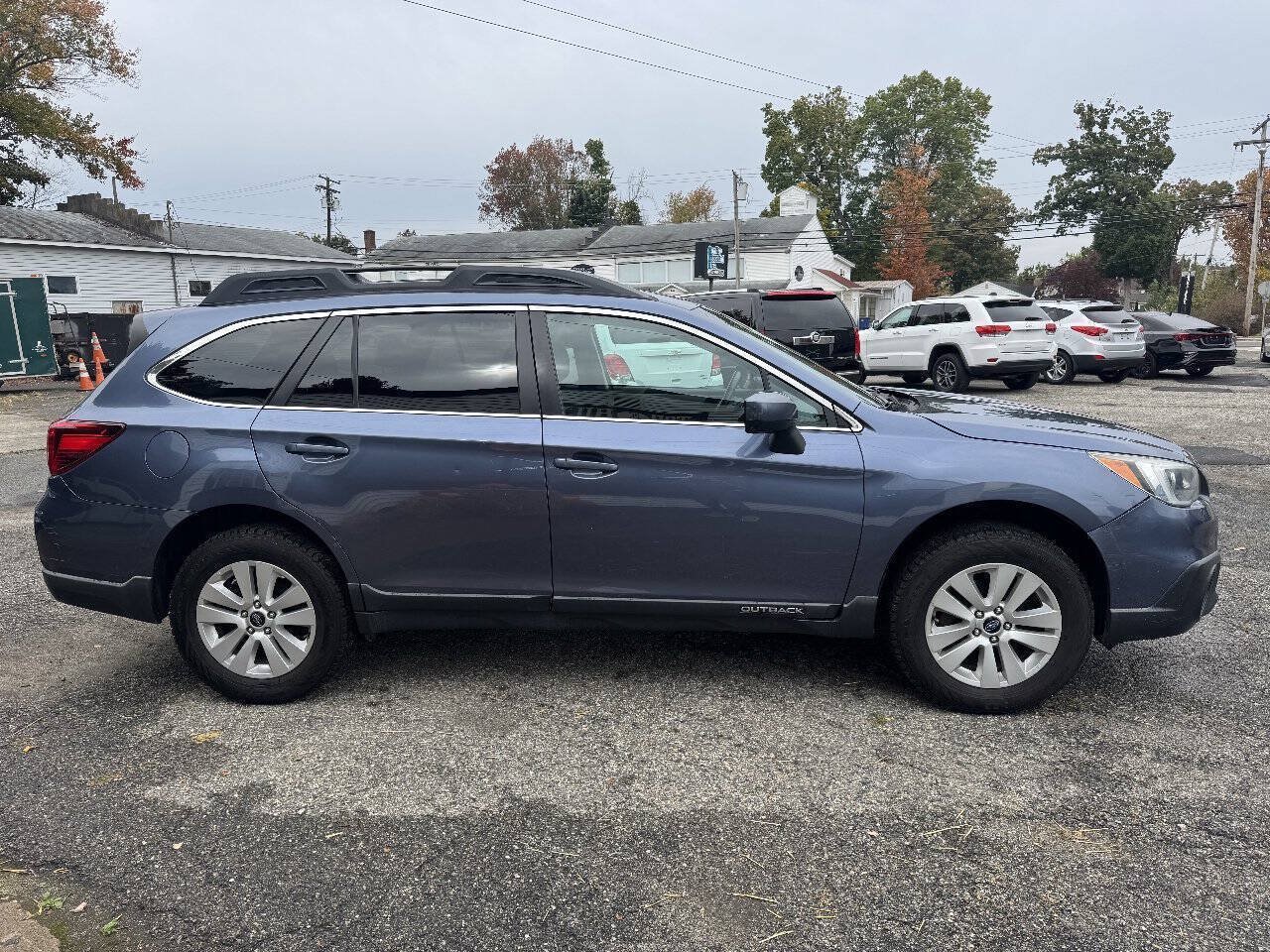 Used 2017 Subaru Outback 2.5i Premium AWD/4WD image 6