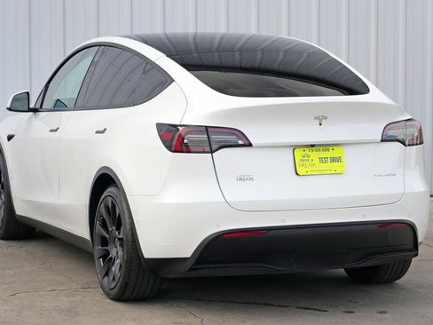 Used 2021 Tesla Model Y Long Range image 51