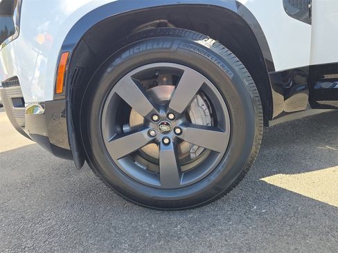 Used 2024 Land Rover Defender 110 X-Dynamic SE image 24