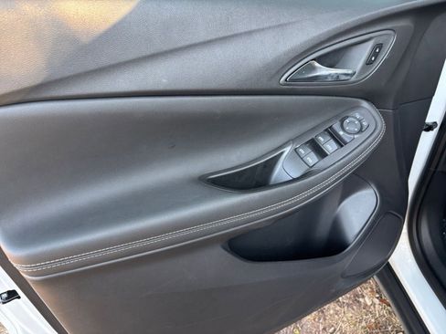 Used 2025 Buick Encore GX Preferred image 20