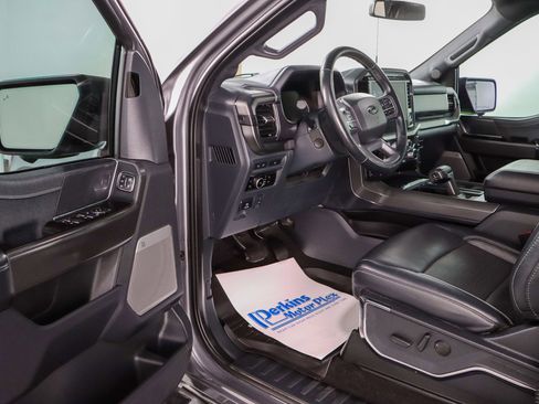 Used 2024 Ford F150 Lariat AWD/4WD image 3