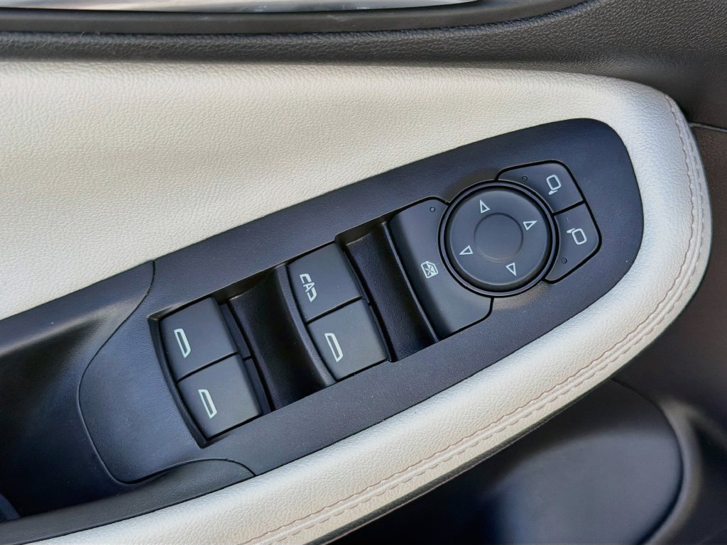 Used 2024 Buick Encore GX Avenir AWD/4WD image 21