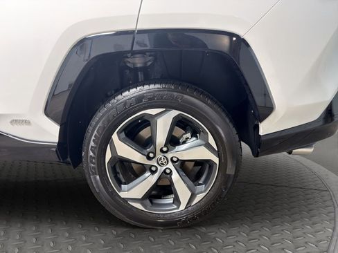 Used 2025 Toyota RAV4 SE image 23