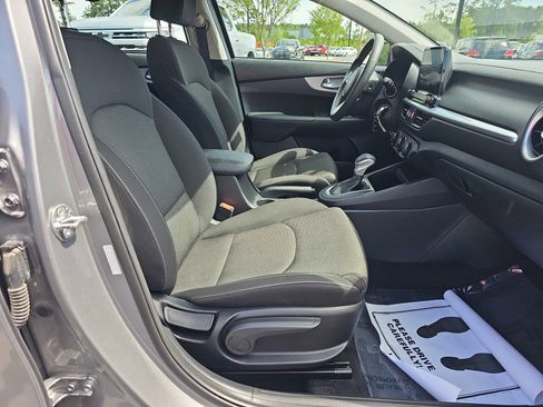 Used 2023 Kia Forte LXS FWD image 11