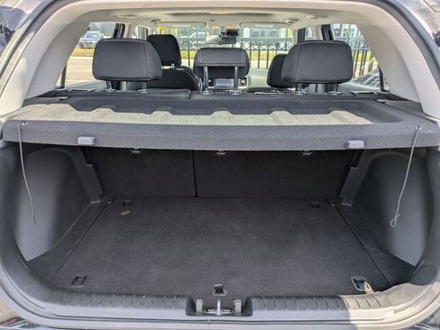 Used 2025 Hyundai Venue SEL FWD image 28